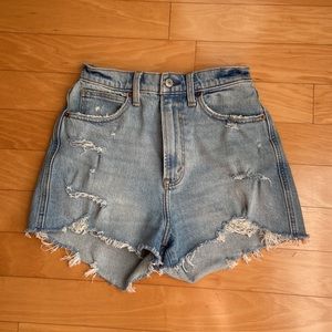 Abercrombie and Fitch ultra high rise, mom short curve love size 2/26